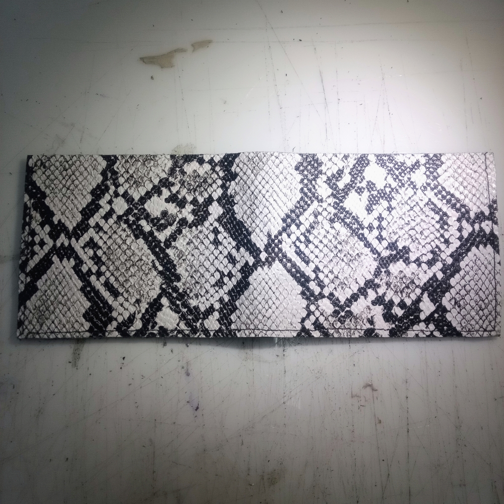 Men's Snake-Print Leather Wallet — Black & White